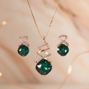 Elegant Geometric Crystal Necklace And Earrings (New)